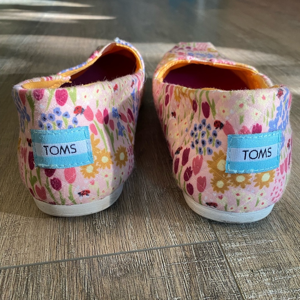 Spring TOMS - Picture 3 of 5